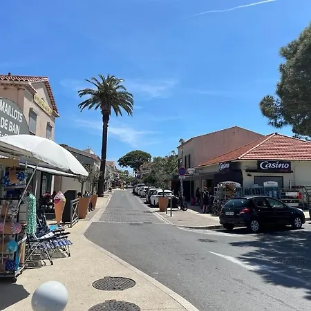 Les Pieds Dans L'eau Hyeres